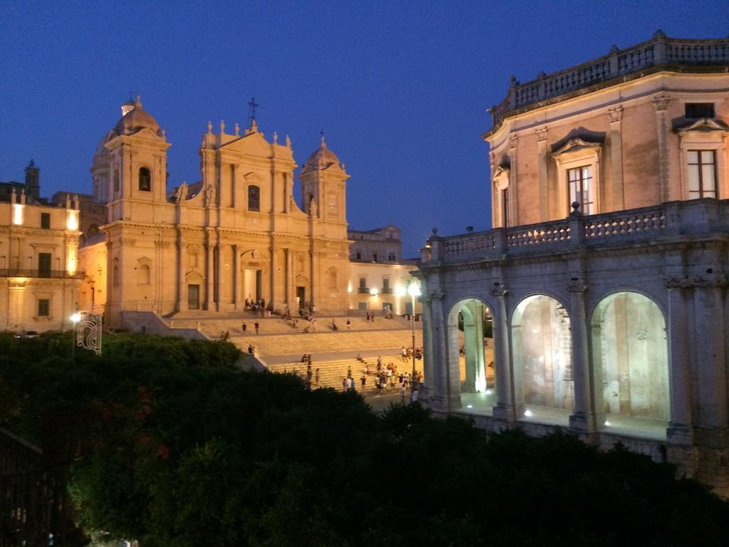 Apartamento Pepe Concetta E La Movida Noto Exterior foto