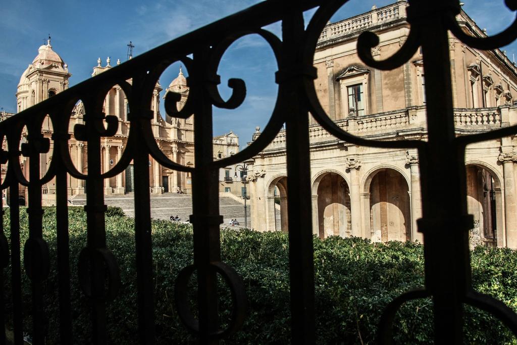 Apartamento Pepe Concetta E La Movida Noto Exterior foto